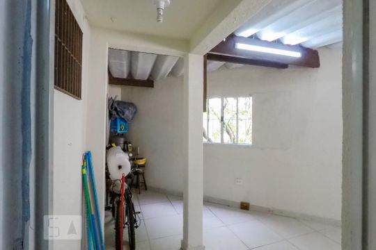 Quintal de casa à venda com 3 quartos, 108m² em Vila Moinho Velho, São Paulo