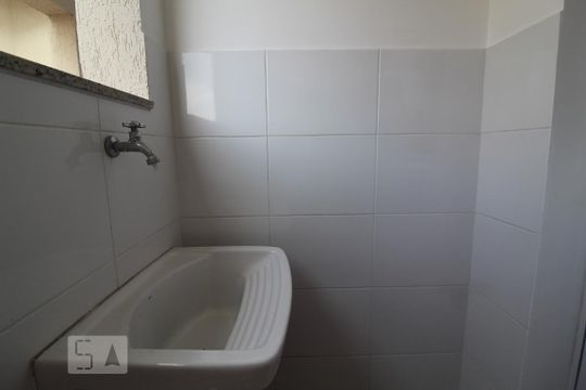 Área de serviço de apartamento para alugar com 2 quartos, 86m² em Santa Maria, Santo André