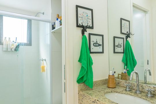 Banheiro de apartamento à venda com 1 quarto, 38m² em Liberdade, São Paulo