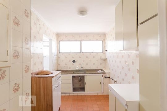 Cozinha de apartamento para alugar com 2 quartos, 63m² em Chácara Inglesa, São Paulo