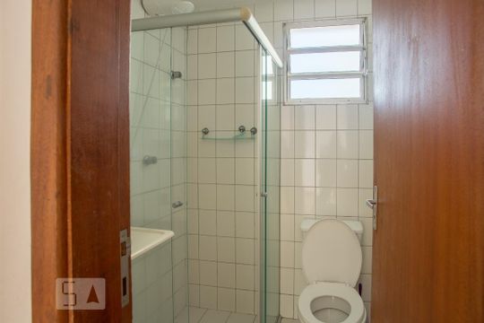 Banheiro de apartamento para alugar com 2 quartos, 45m² em Vila Arcadia, São Paulo