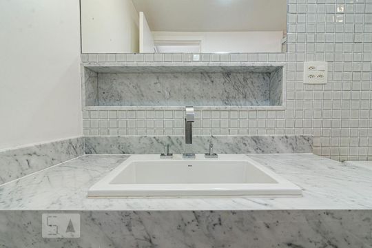 Pia e torneira de apartamento para alugar com 2 quartos, 110m² em Jardim Paulista, São Paulo
