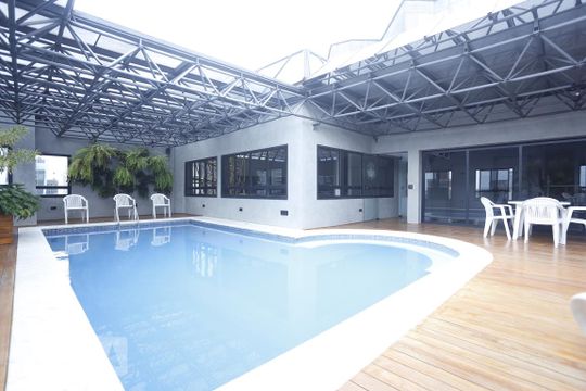 Piscina de kitnet/studio para alugar com 1 quarto, 48m² em Consolação, São Paulo