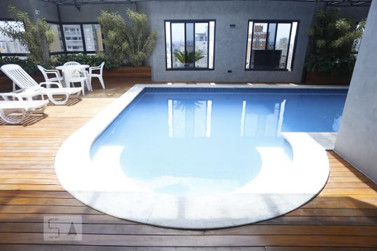 Piscina de kitnet/studio para alugar com 1 quarto, 48m² em Consolação, São Paulo