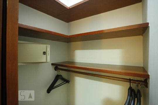 Quarto de kitnet/studio para alugar com 1 quarto, 48m² em Consolação, São Paulo