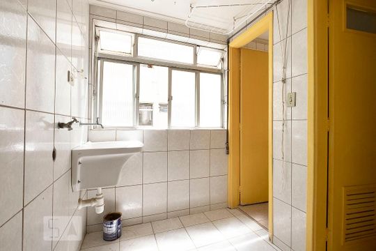 Lavanderia de apartamento para alugar com 2 quartos, 70m² em Pinheiros, São Paulo