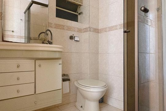 Banheiro Social de apartamento para alugar com 2 quartos, 70m² em Pinheiros, São Paulo