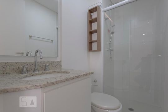 Banheiro de kitnet/studio para alugar com 1 quarto, 44m² em Santa Cecilia, São Paulo
