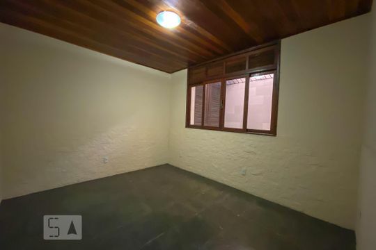 Quarto 1 de casa à venda com 4 quartos, 300m² em Ramos, Rio de Janeiro