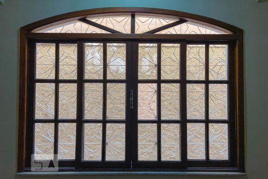 Sala de casa à venda com 4 quartos, 300m² em Ramos, Rio de Janeiro