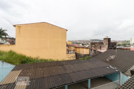 Vista quarto 2 de casa para alugar com 3 quartos, 180m² em Picanço, Guarulhos