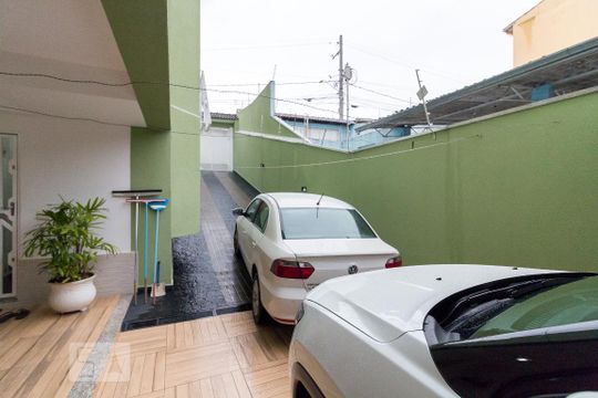 Garagem de casa à venda com 3 quartos, 180m² em Picanço, Guarulhos