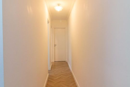 Corredor de casa à venda com 3 quartos, 180m² em Picanço, Guarulhos