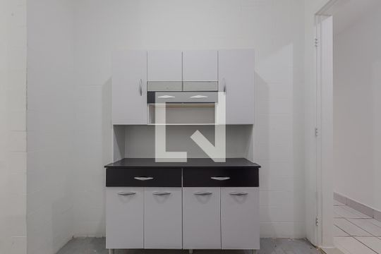 Cozinha de apartamento para alugar com 1 quarto, 42m² em Perdizes, São Paulo