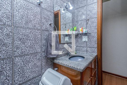 Banheiro social de apartamento à venda com 3 quartos, 88m² em Cambuci, São Paulo