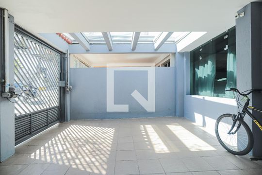 Garagem de casa à venda com 3 quartos, 160m² em Alto da Lapa, São Paulo