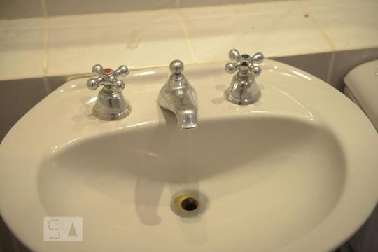 Banheiro de apartamento à venda com 2 quartos, 75m² em Marechal Rondon, Canoas