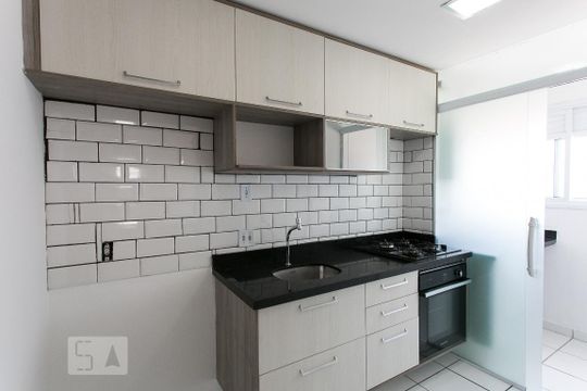 Cozinha de apartamento para alugar com 2 quartos, 45m² em Jardim Ibitirama, São Paulo