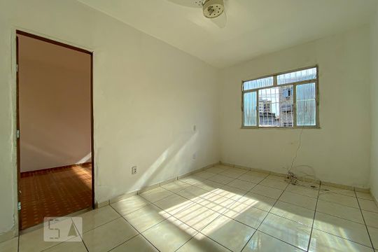 Sala de casa para alugar com 3 quartos, 80m² em Vila da Penha, Rio de Janeiro
