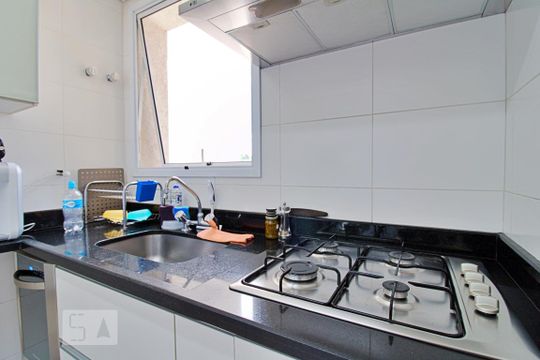 Cozinha de apartamento à venda com 2 quartos, 75m² em Vila Suzana, São Paulo