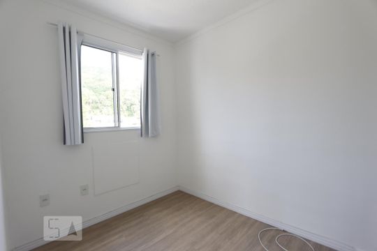 quarto 1 de apartamento para alugar com 2 quartos, 46m² em Taquara, Rio de Janeiro