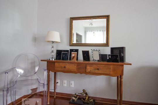 Sala de casa à venda com 3 quartos, 256m² em Água Rasa, São Paulo