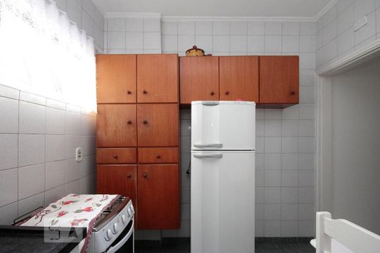 Cozinha de apartamento para alugar com 1 quarto, 56m² em Vila Buarque, São Paulo