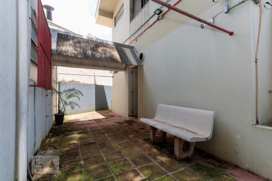 Quintal de casa à venda com 6 quartos, 600m² em Vila Madalena, São Paulo