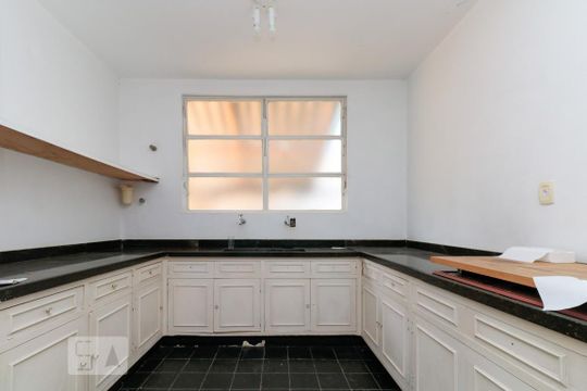 Cozinha de casa à venda com 6 quartos, 600m² em Vila Madalena, São Paulo