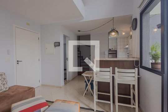 Sala de apartamento para alugar com 1 quarto, 58m² em Pinheiros, São Paulo