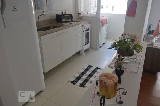 Cozinha de apartamento à venda com 2 quartos, 60m² em Vila Mazzei, São Paulo