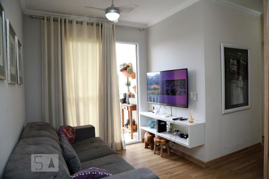 Sala de apartamento para alugar com 3 quartos, 60m² em Pirajussara, São Paulo