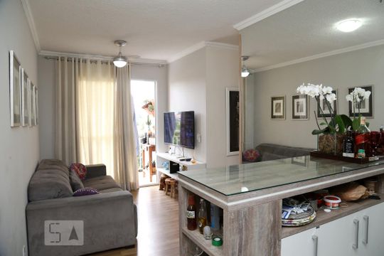 Sala de apartamento para alugar com 3 quartos, 60m² em Pirajussara, São Paulo