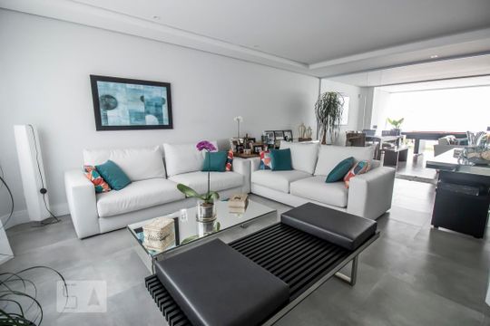 Casa para alugar com 3 quartos, 480m² em Parque Jabaquara, São Paulo