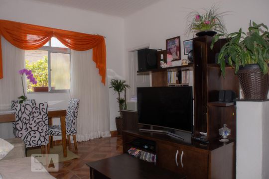 Sala de casa para alugar com 1 quarto, 60m² em Vila Bertioga, São Paulo