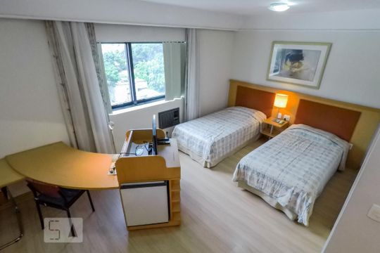 Sala / quarto de kitnet/studio para alugar com 1 quarto, 30m² em Vila Clementino, São Paulo