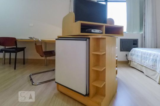 Cozinha de kitnet/studio para alugar com 1 quarto, 30m² em Vila Clementino, São Paulo