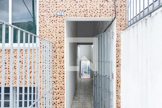 Entrada de casa para alugar com 1 quarto, 50m² em Vila Guarani (zona Sul), São Paulo