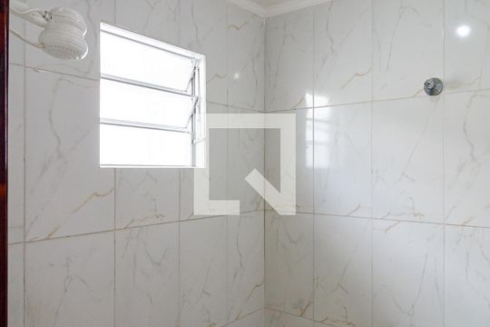 Banheiro Social de casa para alugar com 1 quarto, 50m² em Vila Guarani (zona Sul), São Paulo