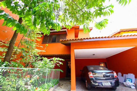 Garagem de casa à venda com 5 quartos, 400m² em Jardim Tranquilidade, Guarulhos
