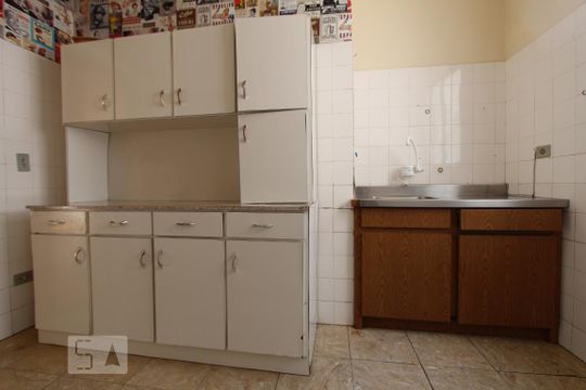 Cozinha de apartamento para alugar com 3 quartos, 72m² em Água Verde, Curitiba