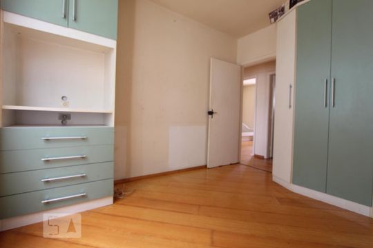 Quarto 3 de apartamento para alugar com 3 quartos, 72m² em Água Verde, Curitiba