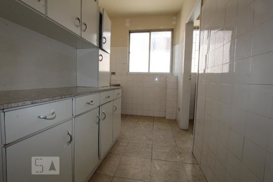 Cozinha de apartamento para alugar com 3 quartos, 72m² em Água Verde, Curitiba