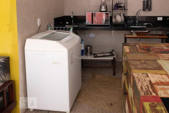Cozinha e Área de Serviço de casa para alugar com 1 quarto, 45m² em Jardim Oriental, São Paulo