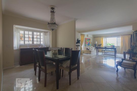 Casa para alugar com 3 quartos, 200m² em Brooklin, São Paulo
