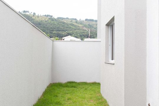 Apartamento à venda com 2 quartos, 76m² em Protásio Alves, Porto Alegre