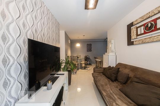 Sala de apartamento à venda com 3 quartos, 68m² em Chácara Seis de Outubro, São Paulo