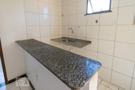 Cozinha de kitnet/studio para alugar com 1 quarto, 40m² em Itapuã, Salvador
