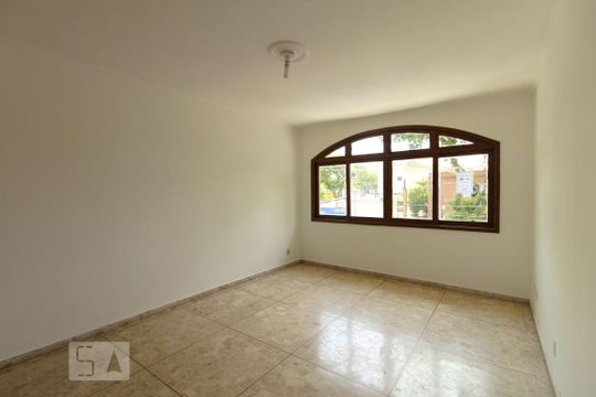 Casa para alugar com 2 quartos, 140m² em Embaré, Santos