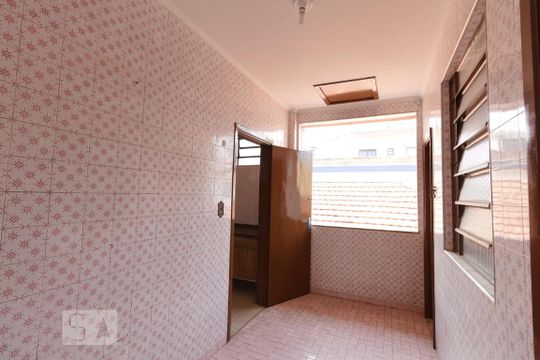 Área de serviço de casa para alugar com 2 quartos, 140m² em Embaré, Santos